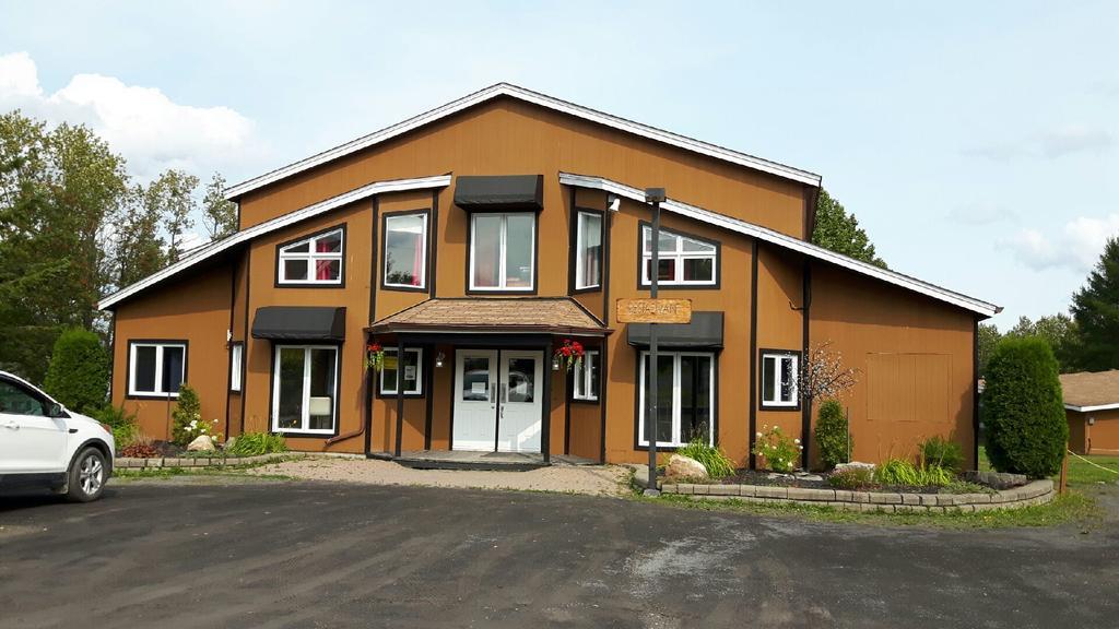 Val-Brillant Chalets Du Lac Matapedia מראה חיצוני תמונה